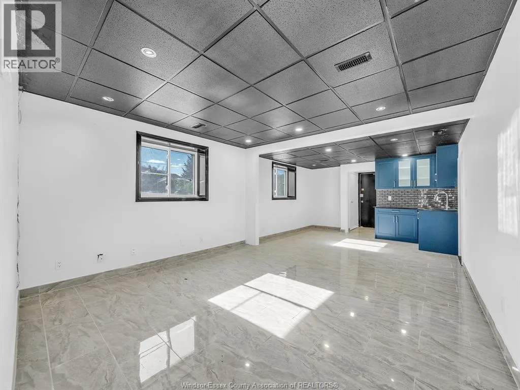 3225 WALKER ROAD