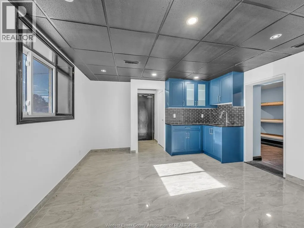 3225 WALKER ROAD