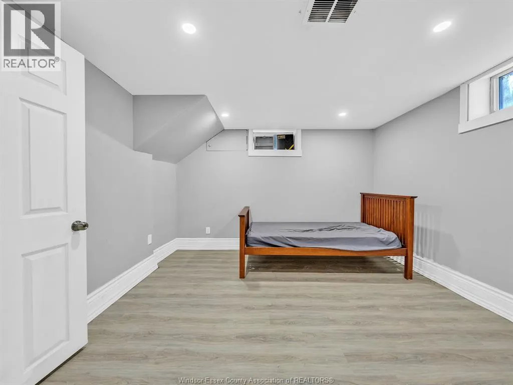 3225 WALKER ROAD