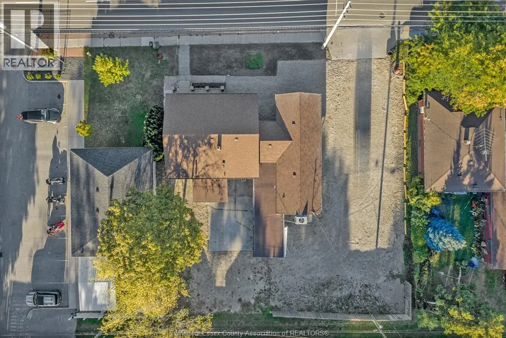 3225 WALKER ROAD