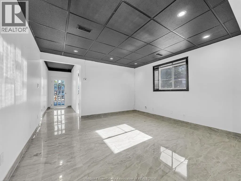 3225 WALKER ROAD