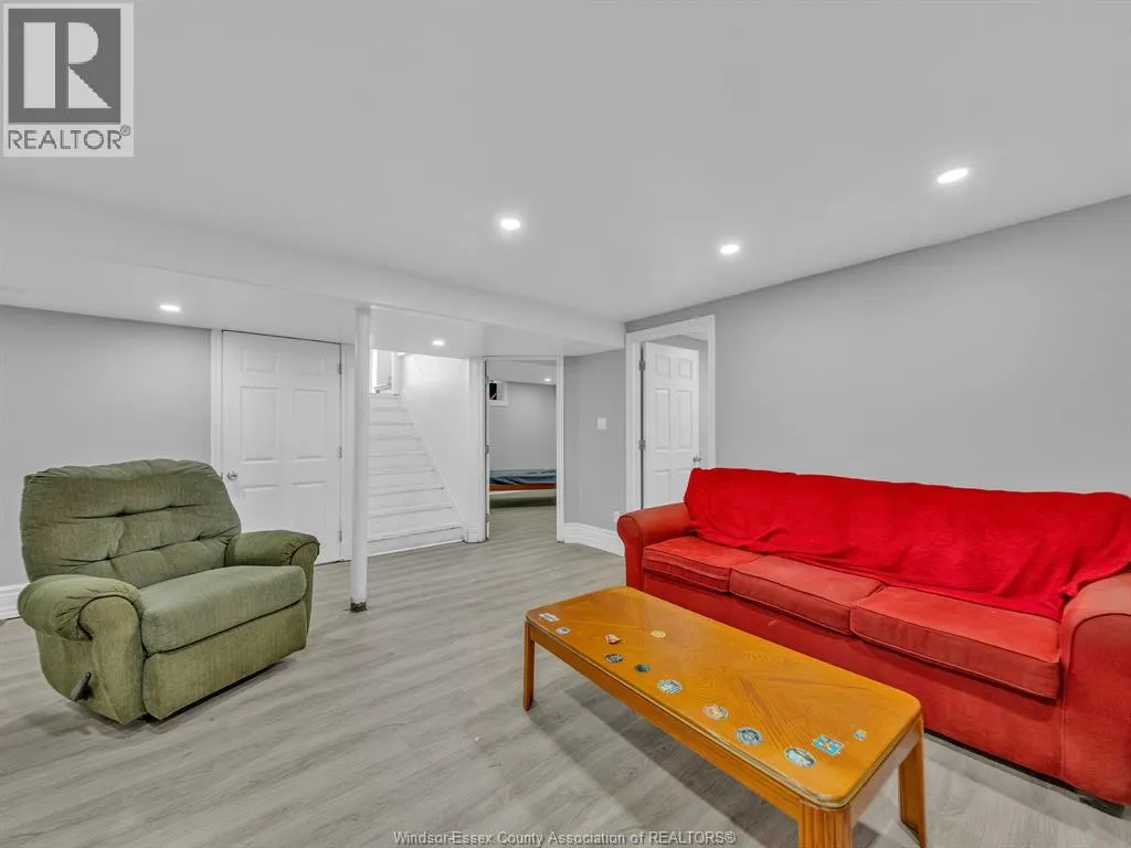 3225 WALKER ROAD