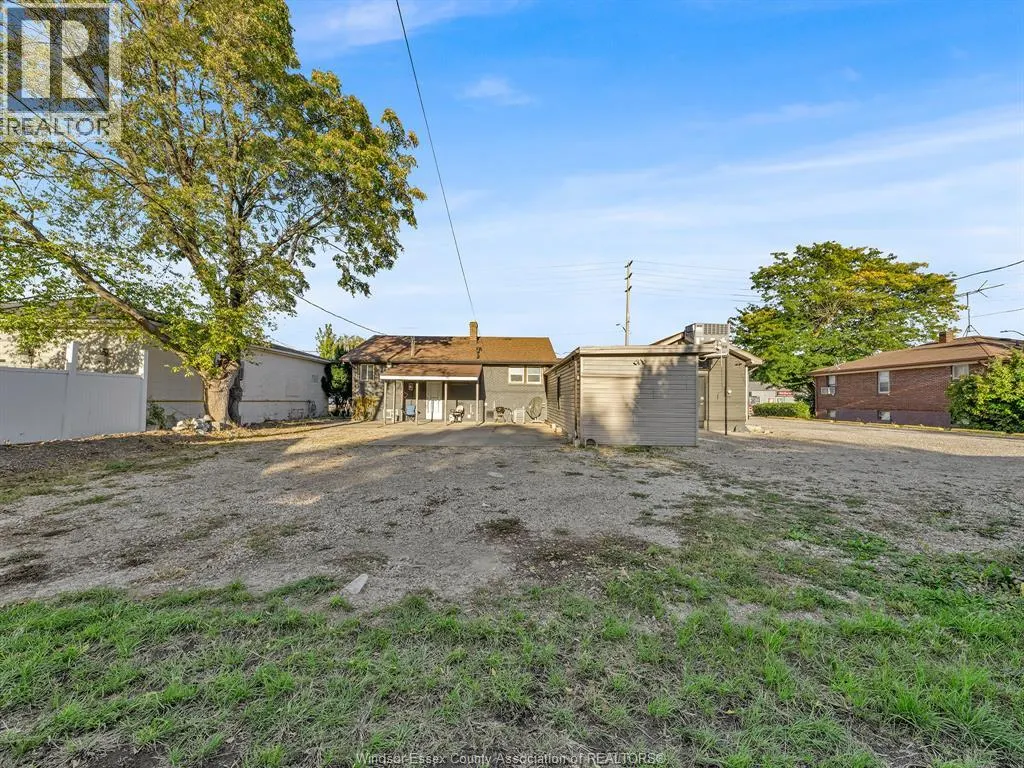 3225 WALKER ROAD