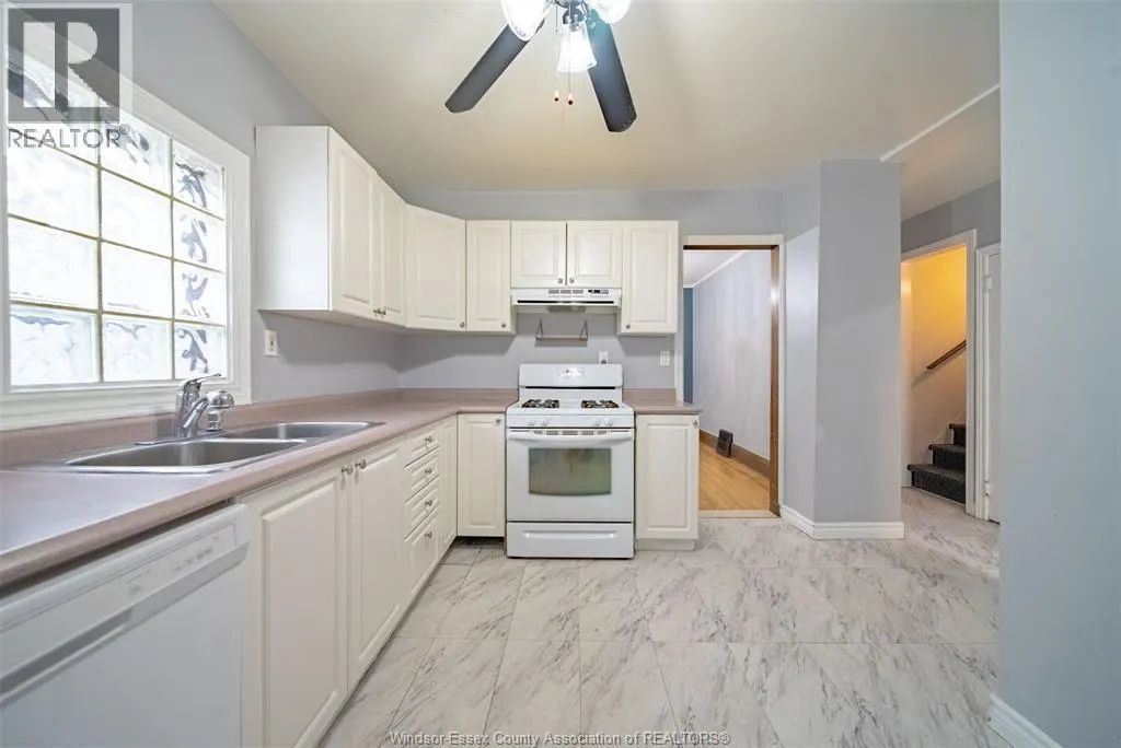 1157 GLADSTONE AVENUE