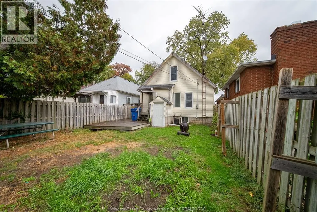 1157 GLADSTONE AVENUE