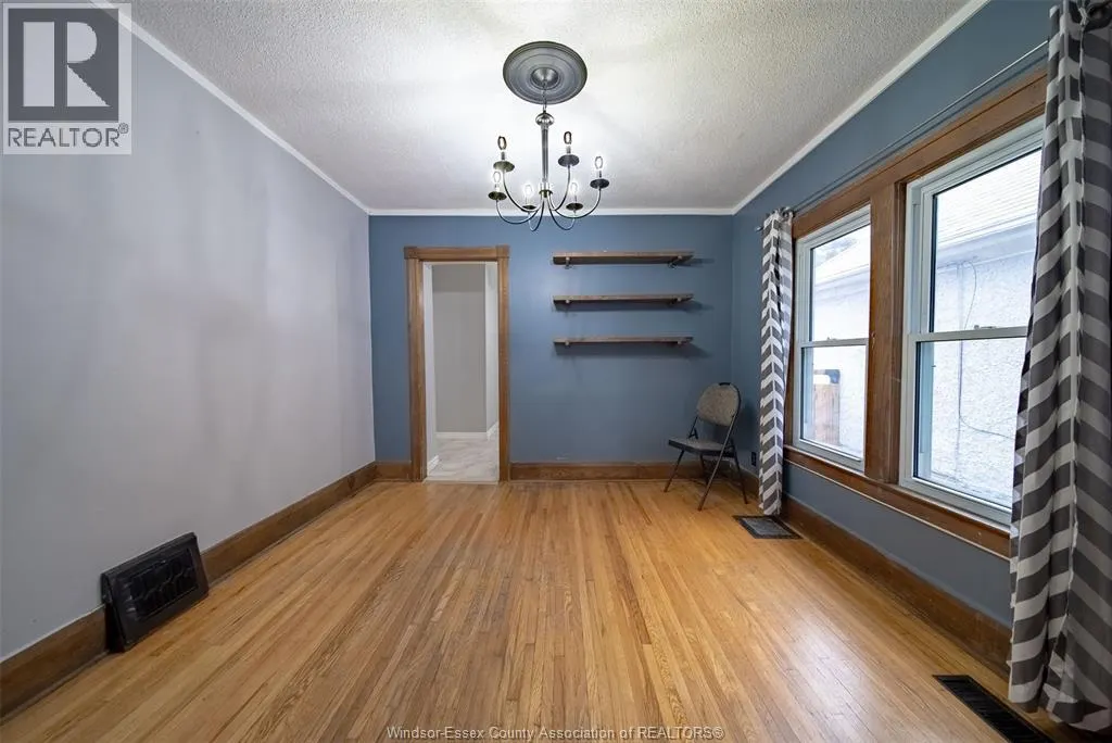 1157 GLADSTONE AVENUE