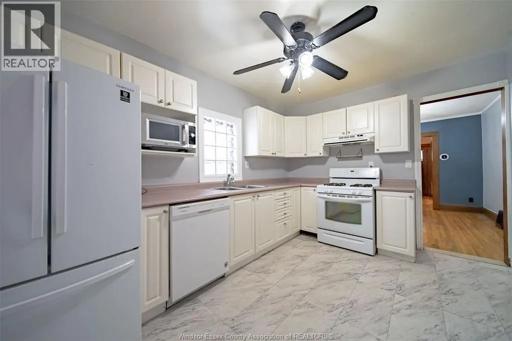 1157 GLADSTONE AVENUE