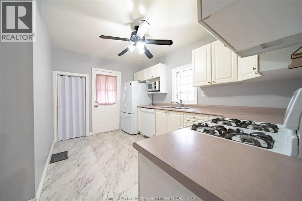 1157 GLADSTONE AVENUE