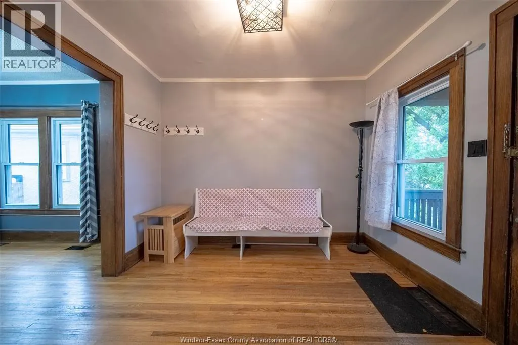 1157 GLADSTONE AVENUE