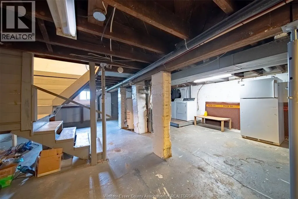 1157 GLADSTONE AVENUE