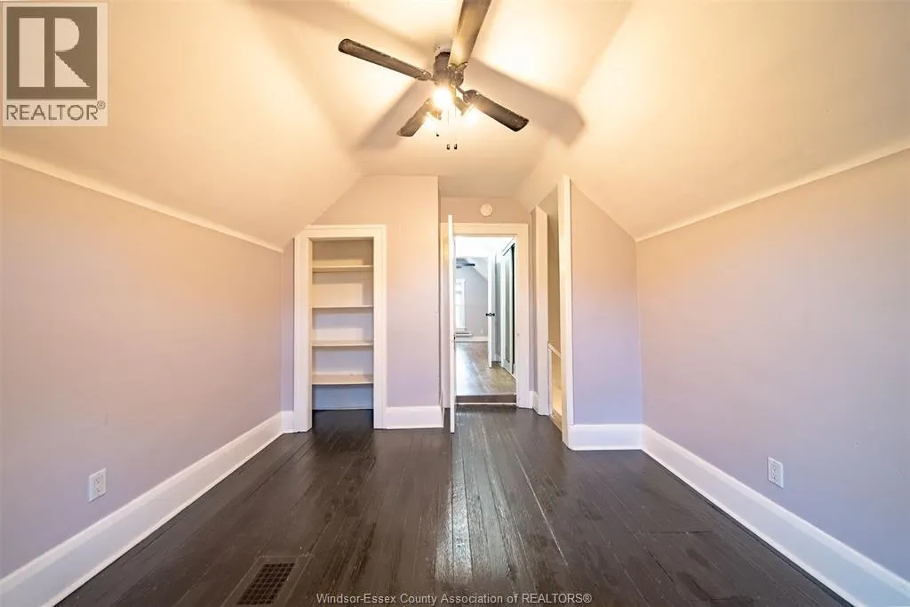 1157 GLADSTONE AVENUE