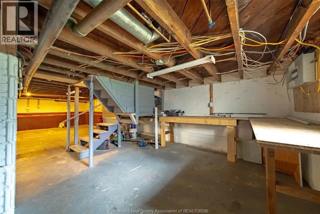 1157 GLADSTONE AVENUE