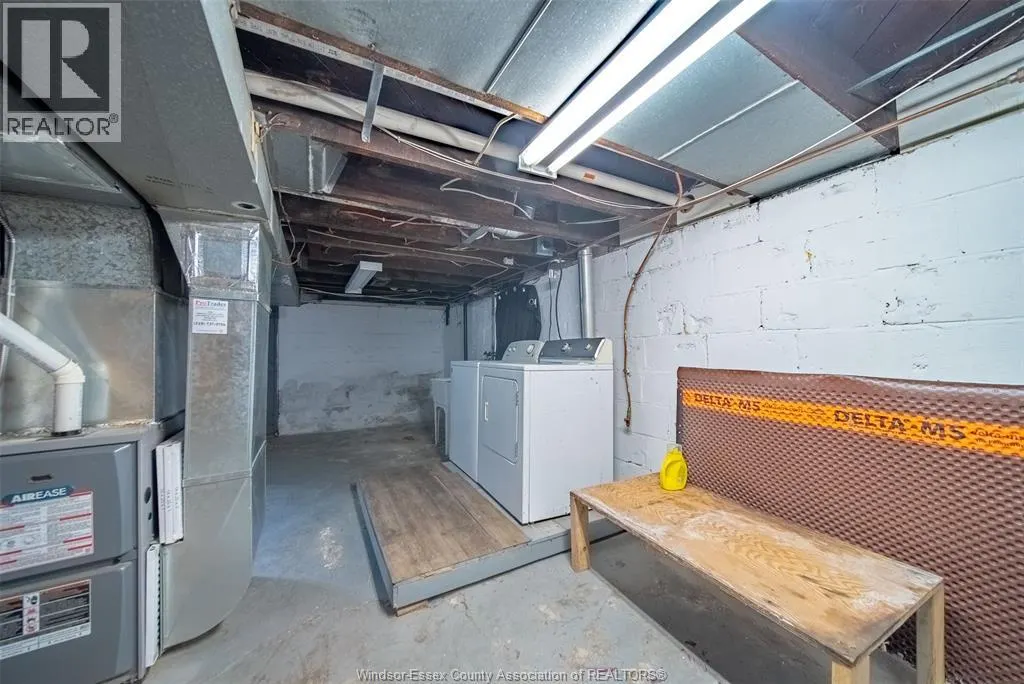 1157 GLADSTONE AVENUE