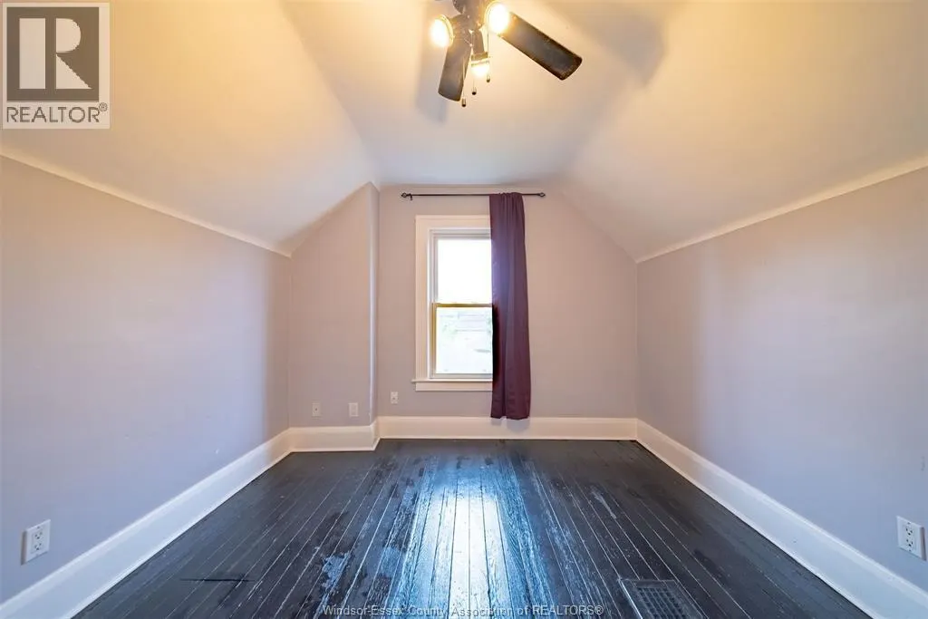 1157 GLADSTONE AVENUE