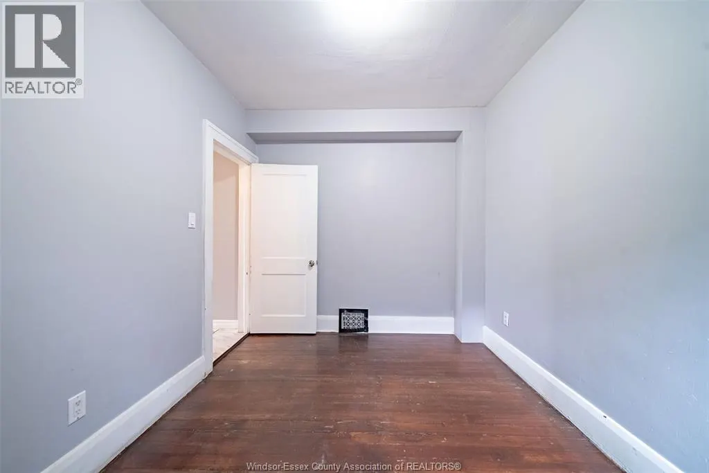 1157 GLADSTONE AVENUE