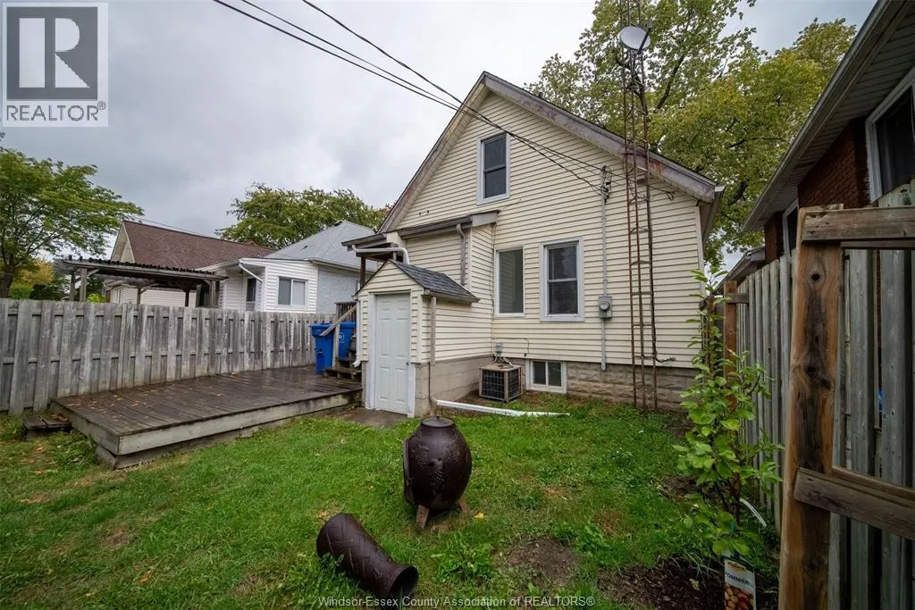 1157 GLADSTONE AVENUE