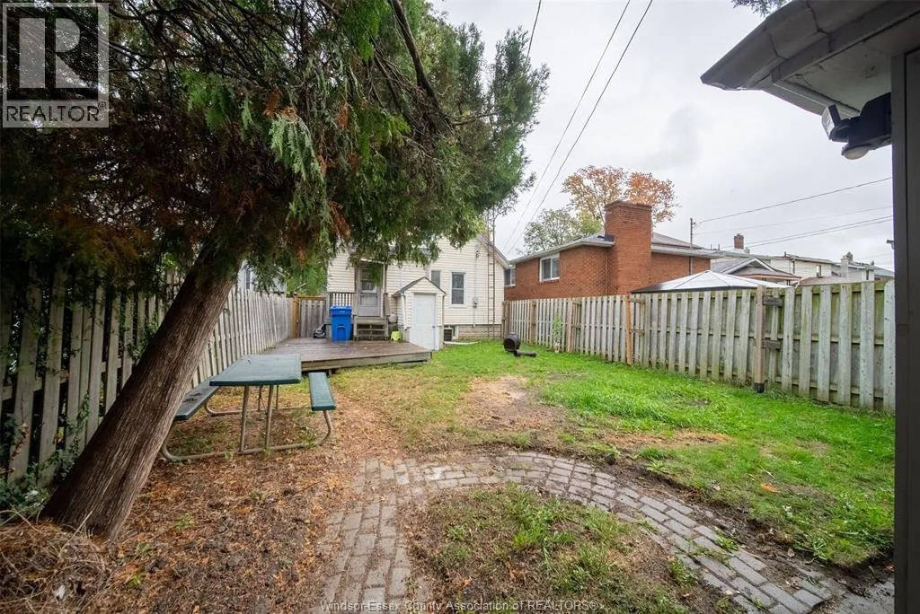 1157 GLADSTONE AVENUE