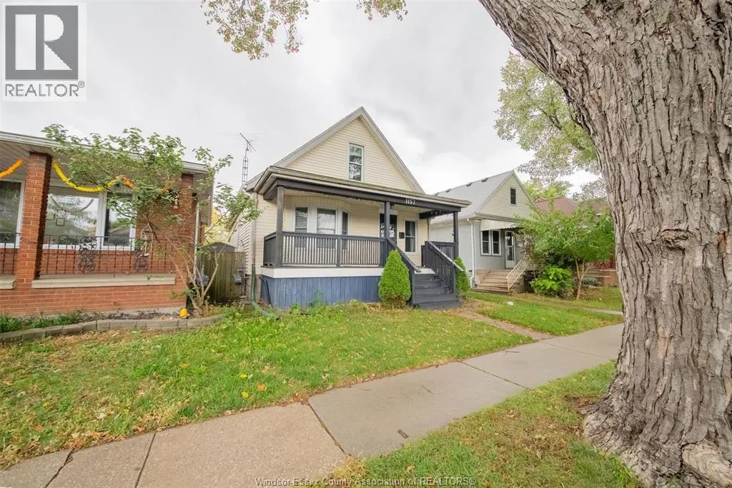 1157 GLADSTONE AVENUE