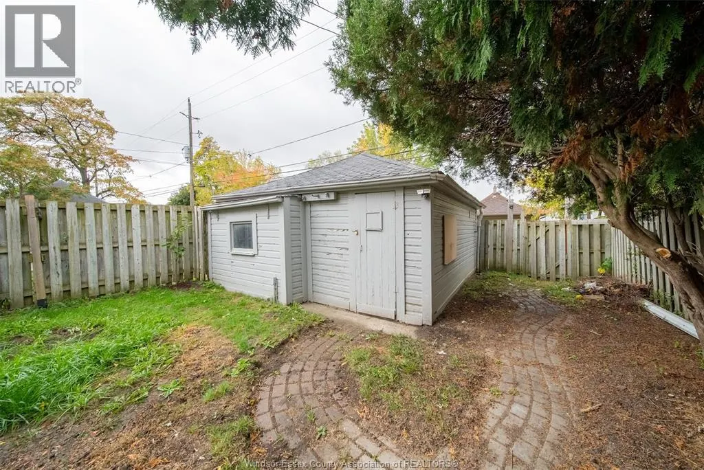 1157 GLADSTONE AVENUE