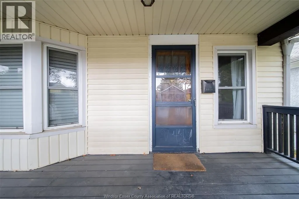 1157 GLADSTONE AVENUE