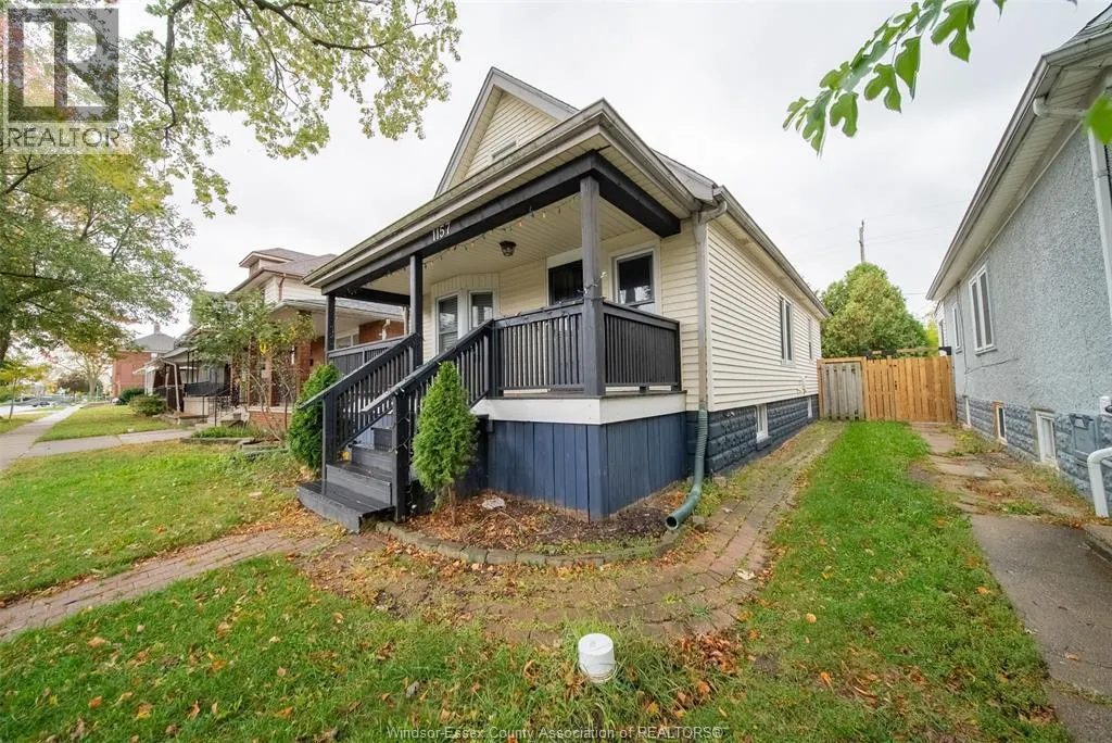 1157 GLADSTONE AVENUE