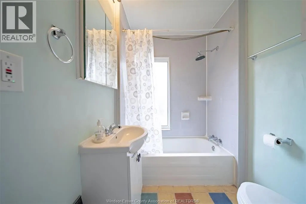 1157 GLADSTONE AVENUE