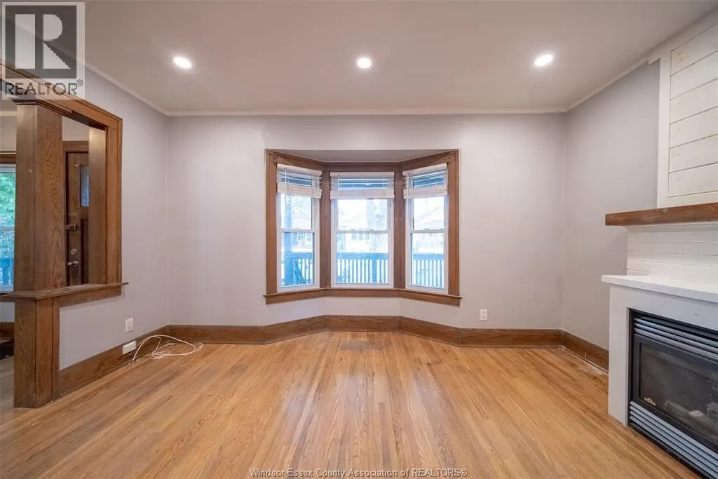 1157 GLADSTONE AVENUE