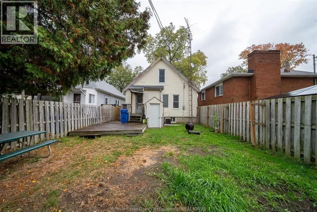 1157 GLADSTONE AVENUE