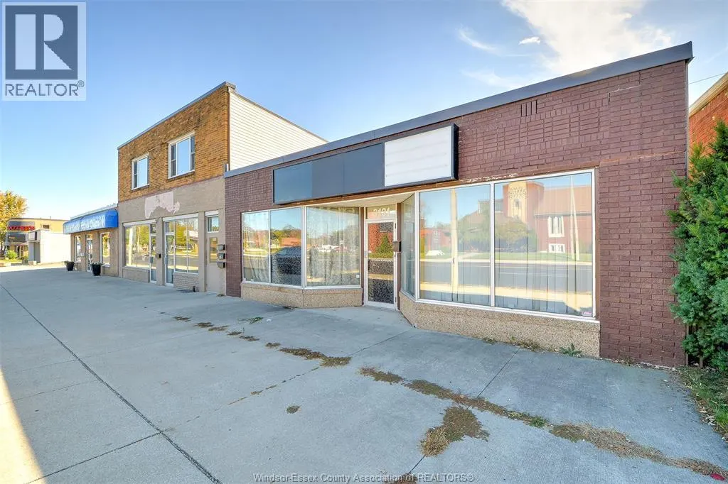 3131 TECUMSEH ROAD East