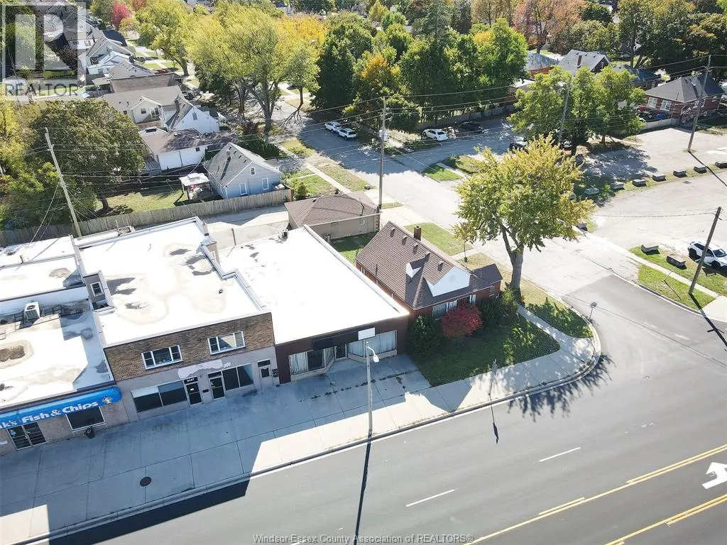 3131 TECUMSEH ROAD East