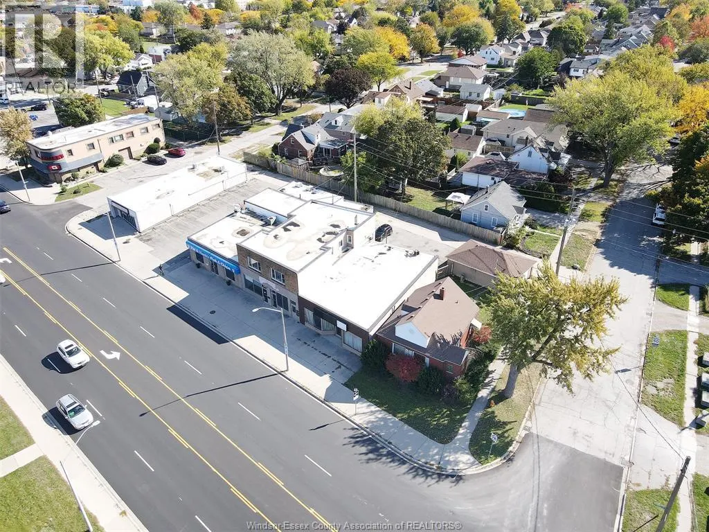 3131 TECUMSEH ROAD East
