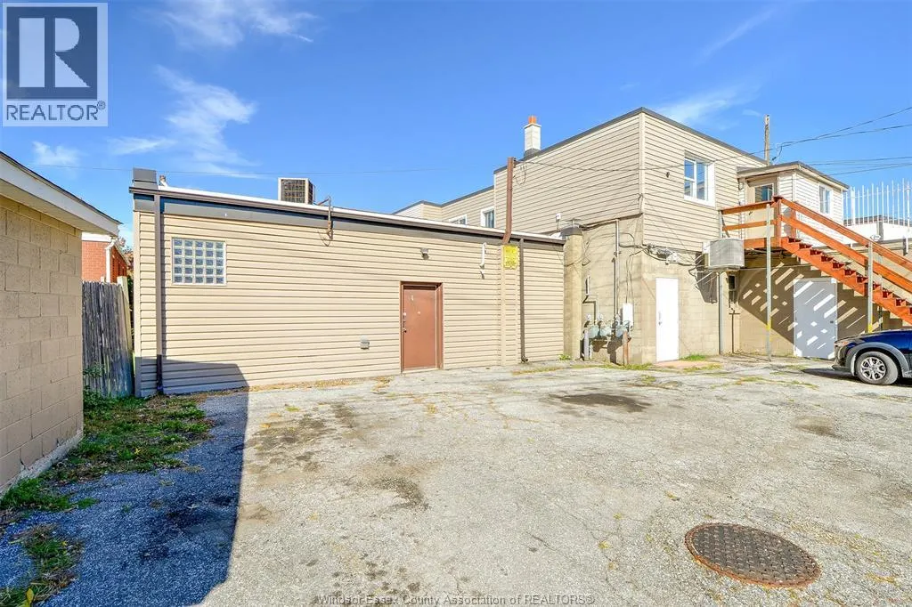 3131 TECUMSEH ROAD East