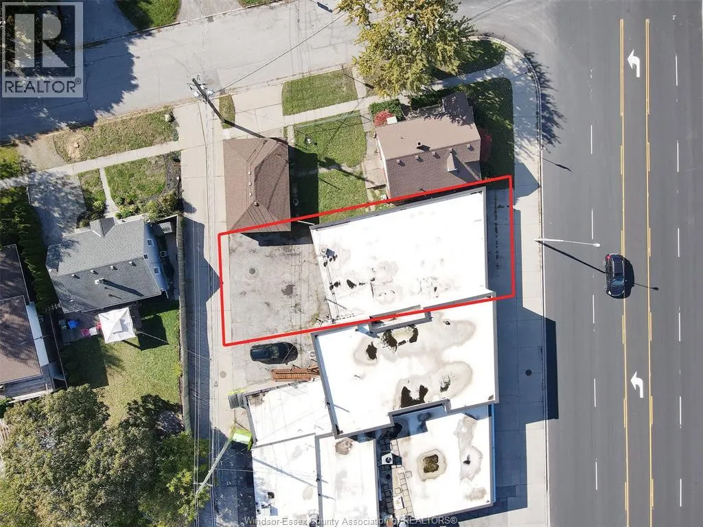 3131 TECUMSEH ROAD East