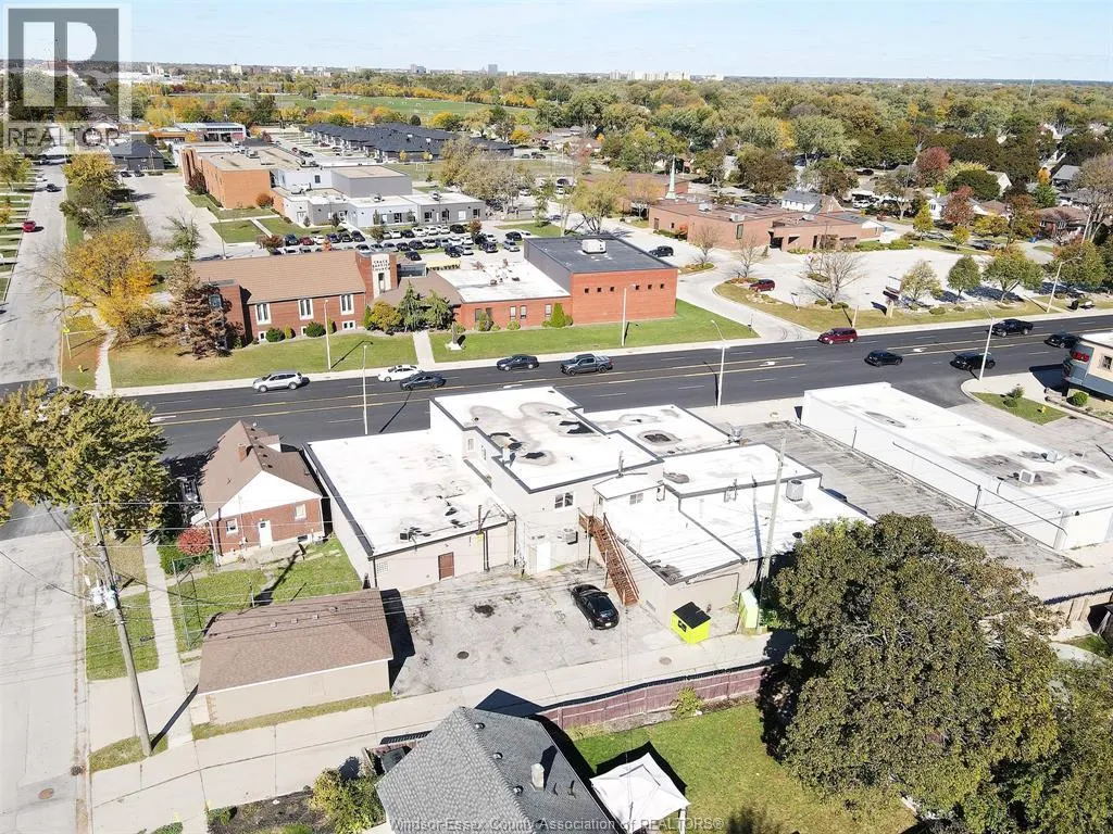 3131 TECUMSEH ROAD East