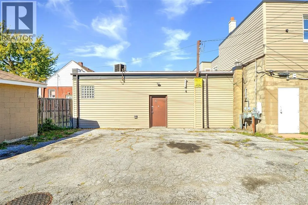 3131 TECUMSEH ROAD East