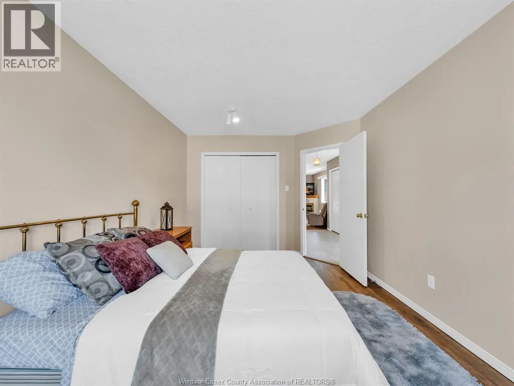 341 RIDGEVIEW PL North