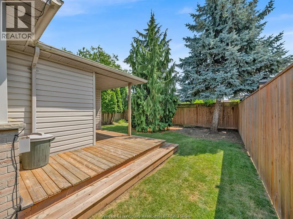 341 RIDGEVIEW PL North