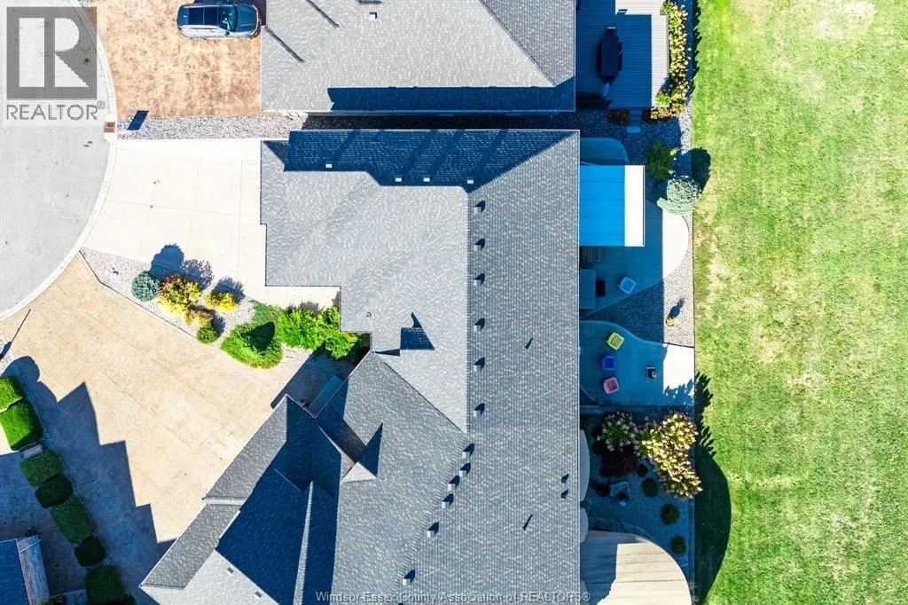 7 Mettawas LANE