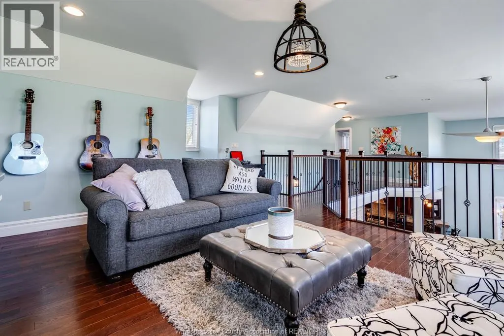 7 Mettawas LANE