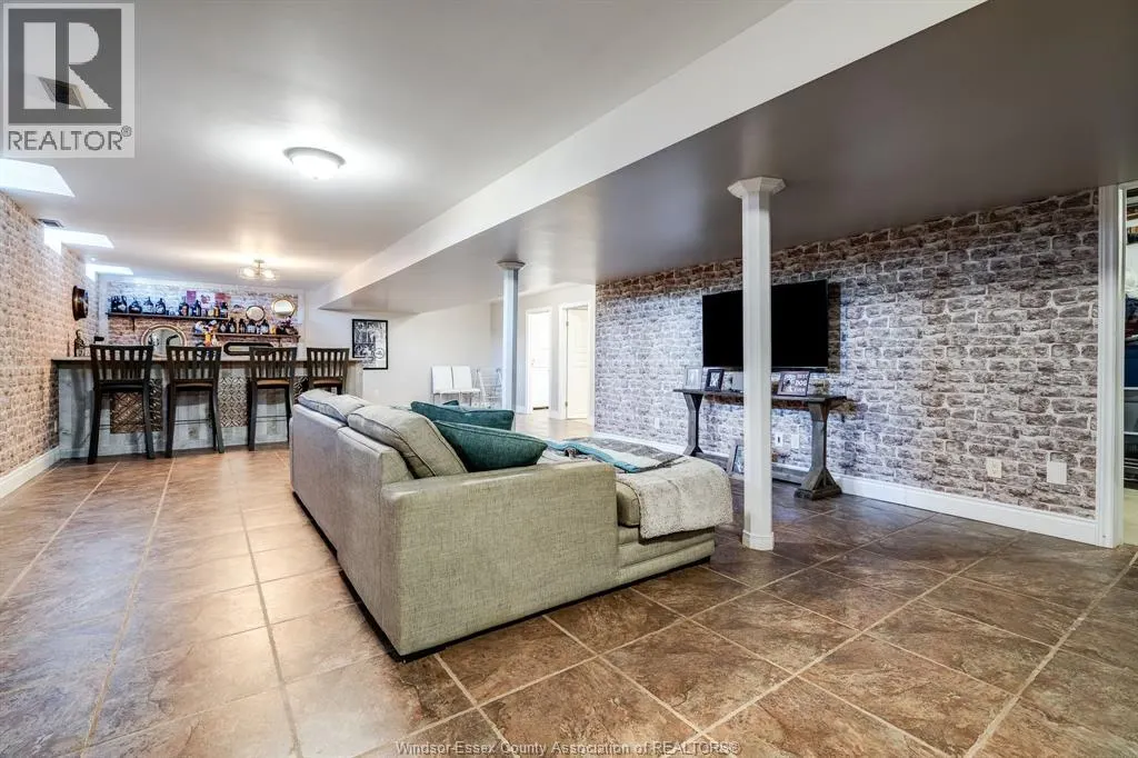 7 Mettawas LANE