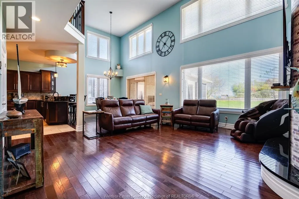 7 Mettawas LANE