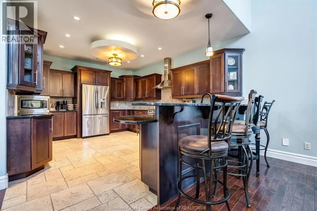 7 Mettawas LANE