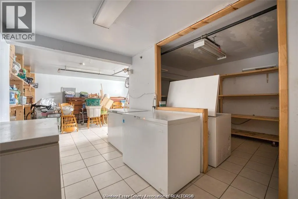 122 Talbot STREET South