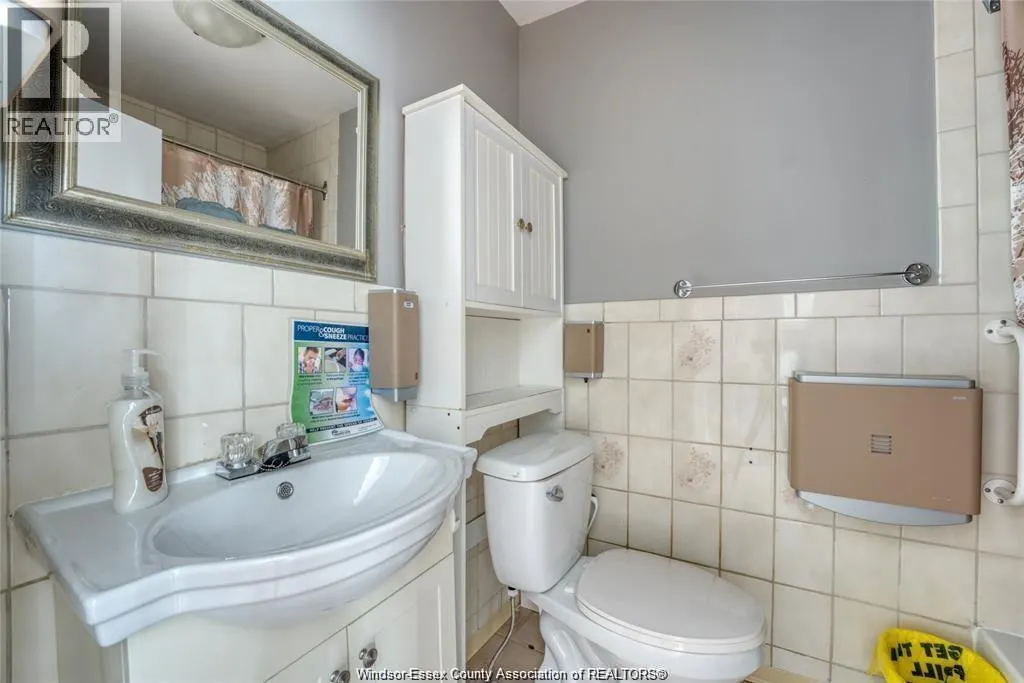 122 Talbot STREET South