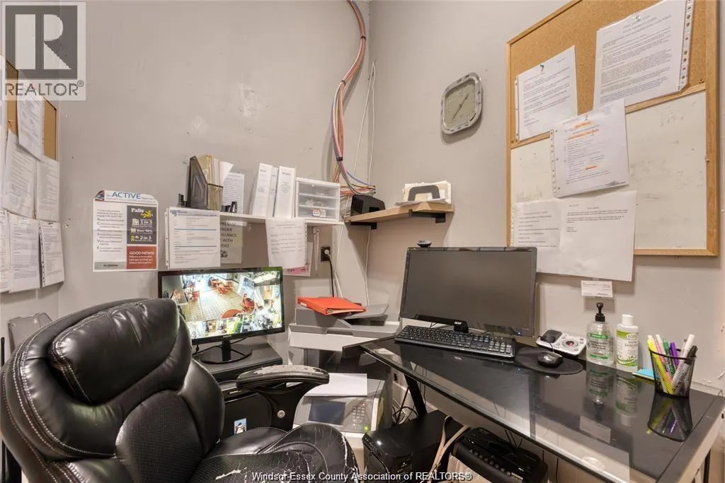 122 Talbot STREET South