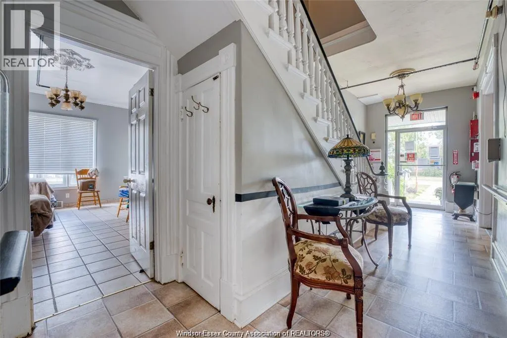 122 Talbot STREET South