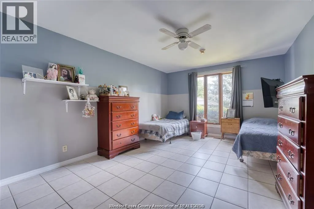 122 Talbot STREET South