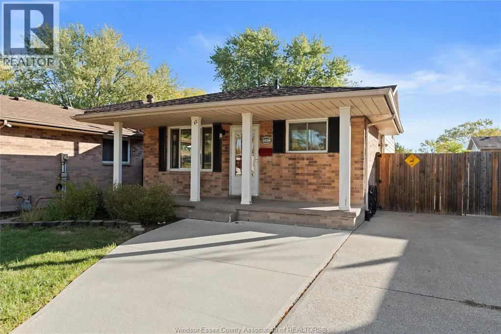 1626 COURTLAND CRESCENT