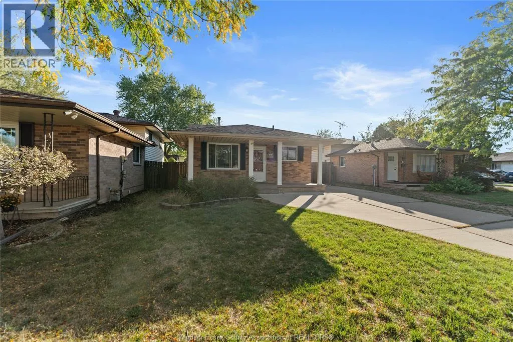 1626 COURTLAND CRESCENT