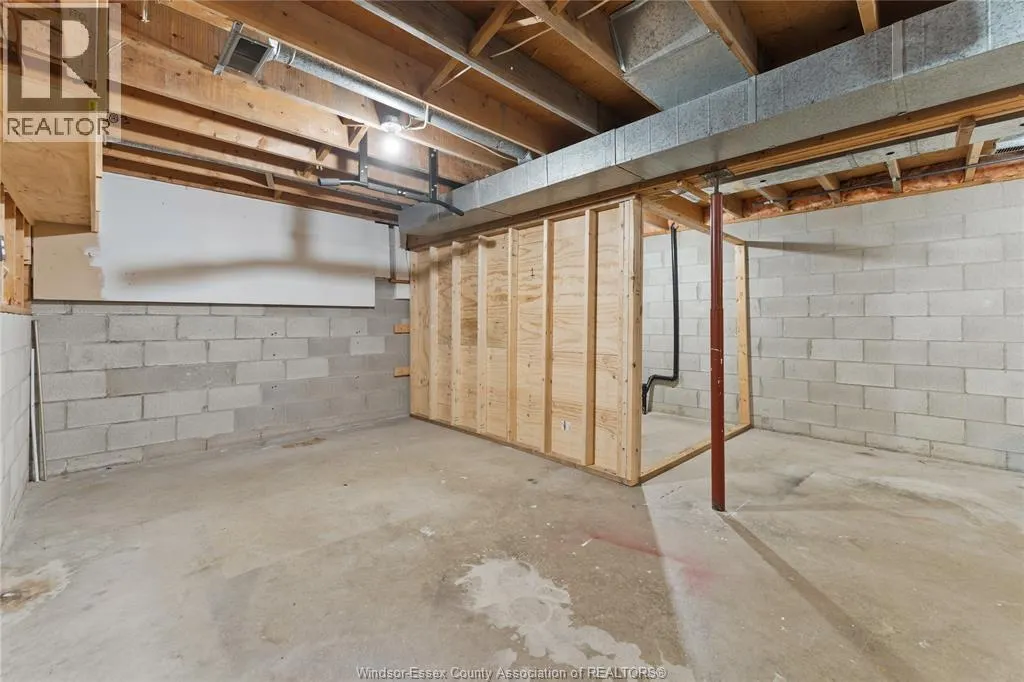 1626 COURTLAND CRESCENT